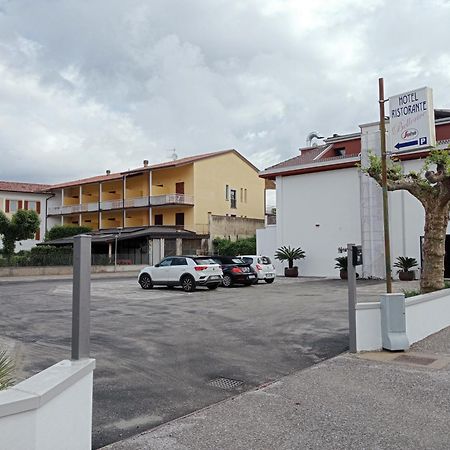 Bellerive Ristorante Albergo Manerba del Garda Kültér fotó