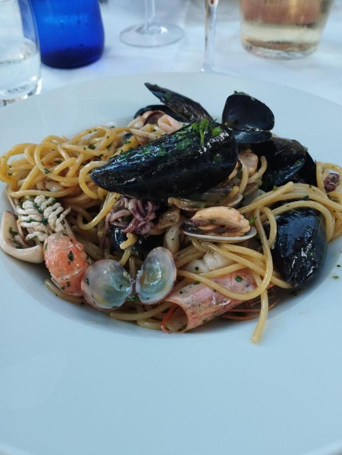 Bellerive Ristorante Albergo Manerba del Garda Kültér fotó