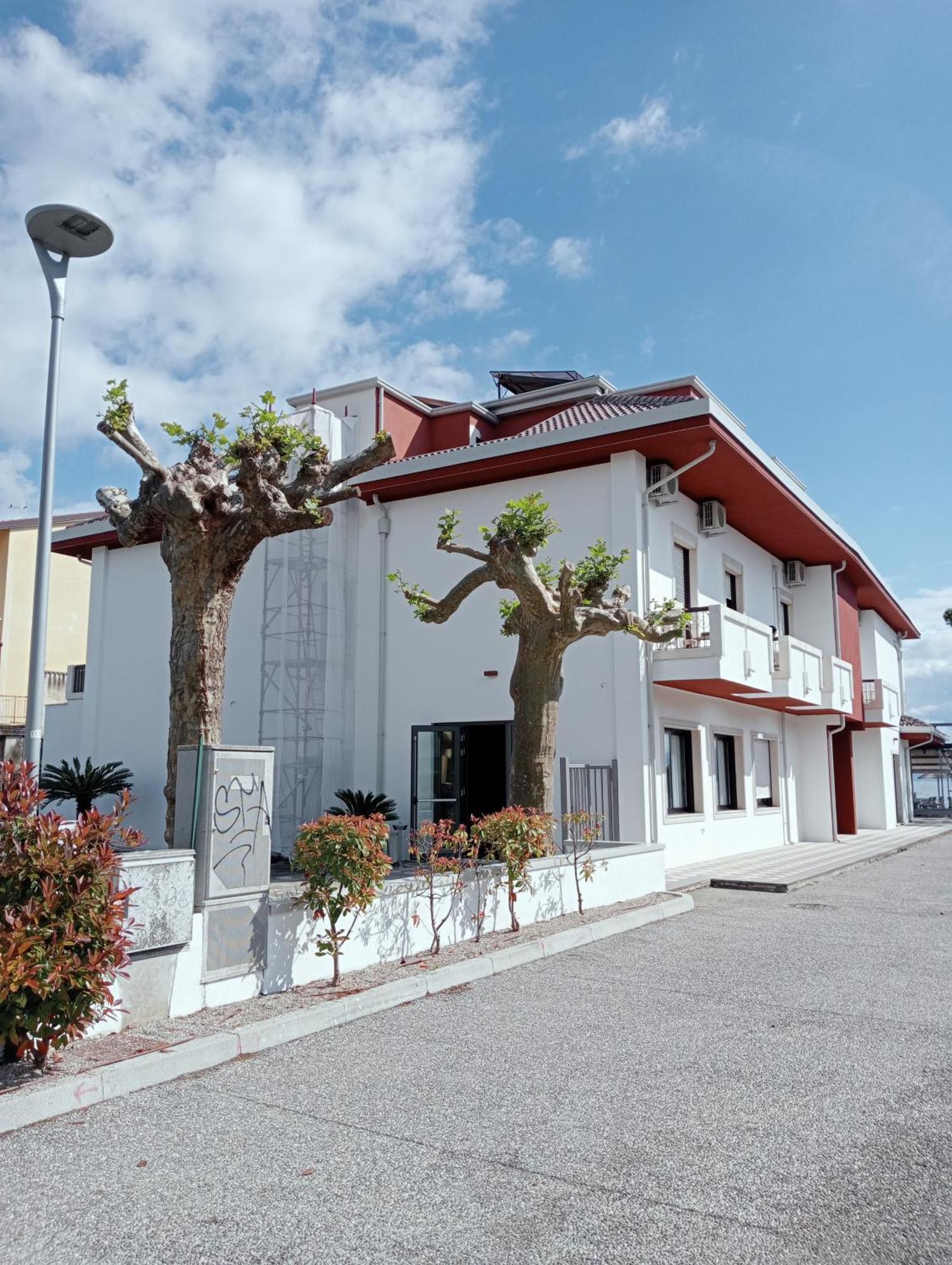 Bellerive Ristorante Albergo Manerba del Garda Kültér fotó