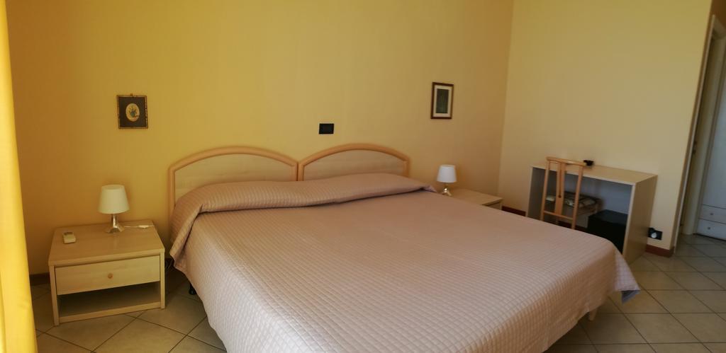 Bellerive Ristorante Albergo Manerba del Garda Kültér fotó